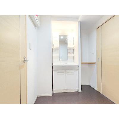 花椿 102【管理NO：1-017117801-01020】 ★家具家電は申し込み後に搬入します★の物件写真6