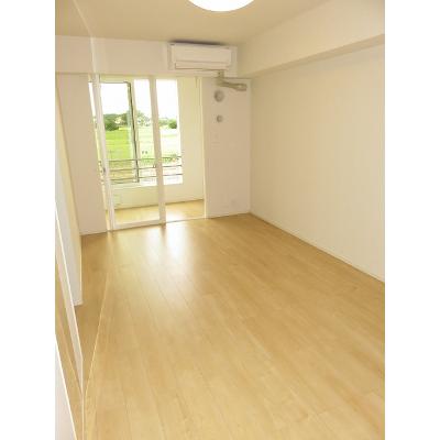カルミア　Ⅱ 102【管理NO：1-025444502-01020】 ★家具家電は申し込み後に搬入します★の物件写真2