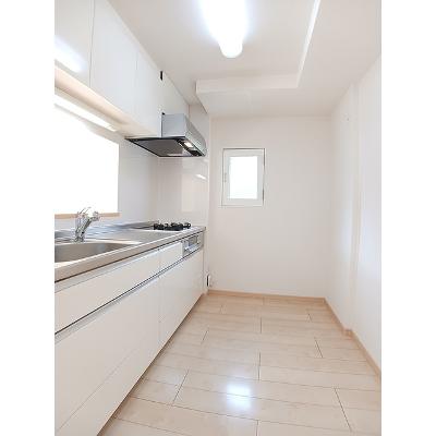 フォルトゥーナ 402【管理NO：1-018472301-04020】 ★家具家電は申し込み後に搬入します★の物件写真3