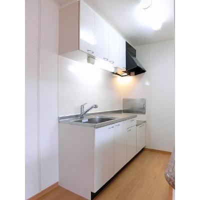 クラール安東Ａ 203【管理NO：1-013671901-02030】 ★家具家電は申し込み後に搬入します★ ★2026年08月下旬入居可能★の物件写真3
