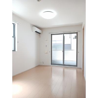 プリムローズ 101【管理NO：1-018757101-01010】 ★家具家電は申し込み後に搬入します★ ★2026年09月上旬入居可能★の物件写真2