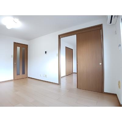 セイント・サチ 301【管理NO：1-011343201-03010】 ★家具家電は申し込み後に搬入します★の物件写真2