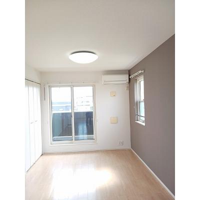 サーレ・学園前Ⅱ 203【管理NO：1-021400702-02030】 ★家具家電は申し込み後に搬入します★の物件写真2
