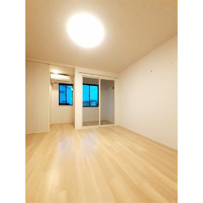モン・シュシュⅡ 103【管理NO：1-027259802-01030】 ★家具家電は申し込み後に搬入します★の物件写真2