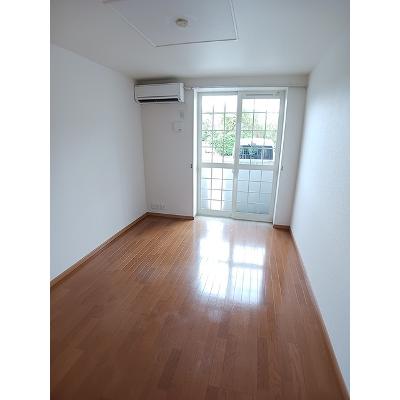 シェーン・バッハ 102【管理NO：1-012993001-01020】 ★家具家電は申し込み後に搬入します★の物件写真2