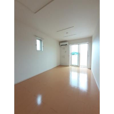エルカーサⅡ 203【管理NO：1-018615002-02030】 ★家具家電は申し込み後に搬入します★ ★2026年09月下旬入居可能★の物件写真2