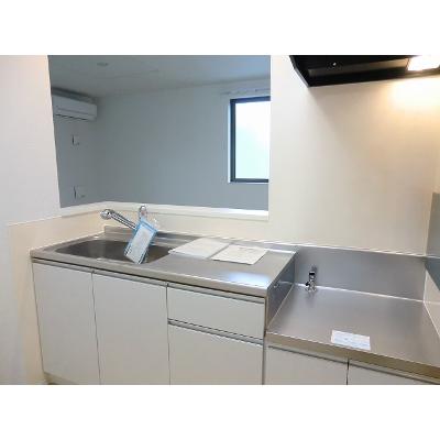 モルト　ピエーノ　Ⅲ 201【管理NO：1-022584303-02010】 ★家具家電は申し込み後に搬入します★ ★2026年09月中旬入居可能★の物件写真3