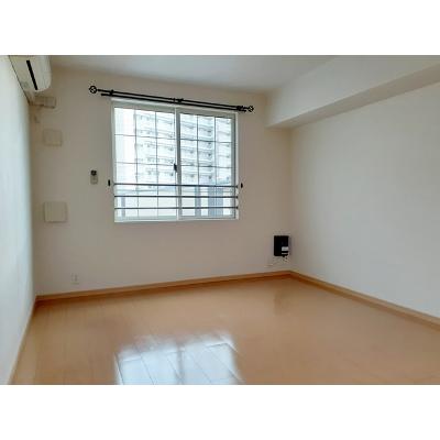 カームリー 206【管理NO：1-016764601-02050】 ★家具家電は申し込み後に搬入します★の物件写真2
