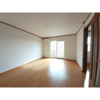 カーサ 102【管理NO：1-011305201-01020】 ★家具家電は申し込み後に搬入します★ ★2026年08月中旬入居可能★の物件写真2