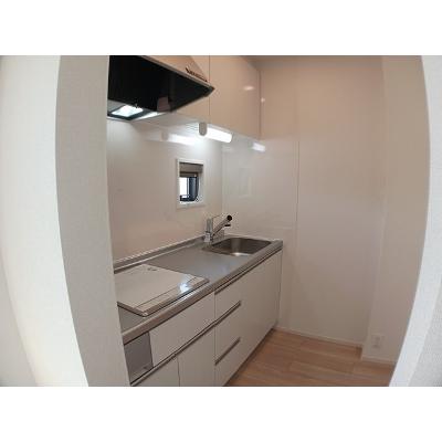 カルタム 205【管理NO：1-027564601-02050】 ★家具家電は申し込み後に搬入します★ ★2026年10月中旬入居可能★の物件写真3