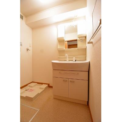 apartment 〒108-0075　東京都港区港南２丁目16-1