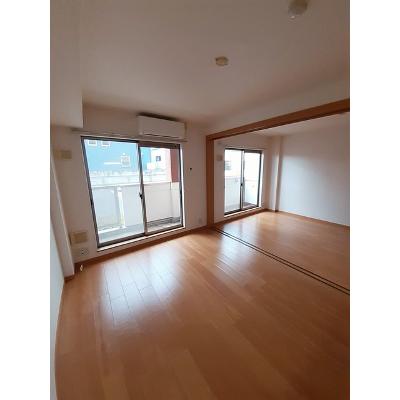 ブリリアンス 103【管理NO：1-012556001-01030】 ★家具家電は申し込み後に搬入します★ ★2026年09月下旬入居可能★の物件写真2