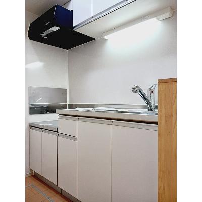エトワール 101【管理NO：1-019281901-01010】 ★家具家電は申し込み後に搬入します★の物件写真3