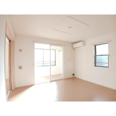 ラヴィベールⅡ 201【管理NO：1-019107002-02010】 ★家具家電は申し込み後に搬入します★の物件写真2