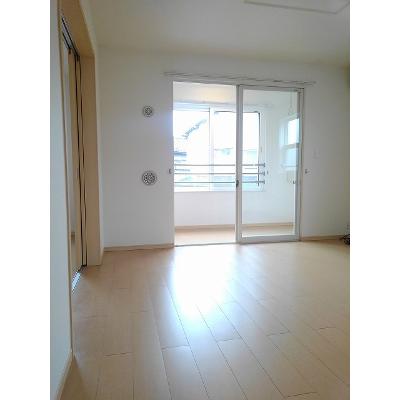 クレステージ 202【管理NO：1-016699901-02020】 ★家具家電は申し込み後に搬入します★ ★2026年08月中旬入居可能★の物件写真2