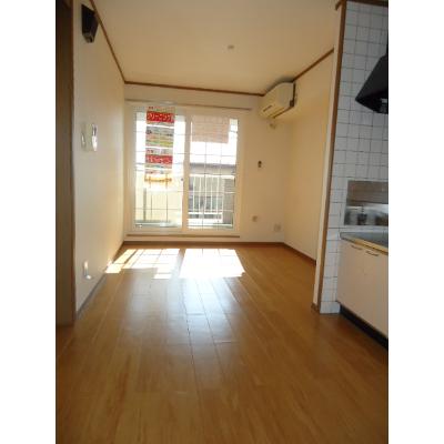 アンソレイエ 202【管理NO：1-011633301-02020】 ★家具家電は申し込み後に搬入します★ ★2026年09月上旬入居可能★の物件写真2