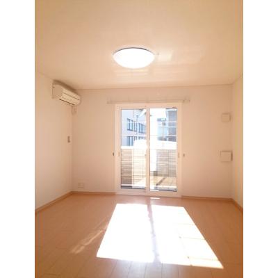 サンプリムローズⅠ 101【管理NO：1-016070501-01010】 ★家具家電は申し込み後に搬入します★ ★2026年11月上旬入居可能★の物件写真2
