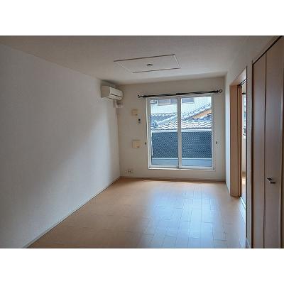 ベイ・プレイスⅡ 201【管理NO：1-018970202-02010】 ★家具家電は申し込み後に搬入します★の物件写真2