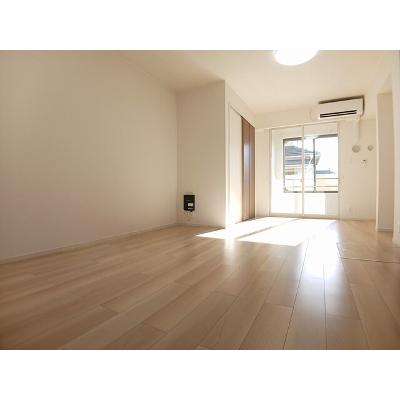 ロ－レルブロ－テ 102【管理NO：1-025978201-01020】 ★家具家電は申し込み後に搬入します★ ★2026年09月下旬入居可能★の物件写真2