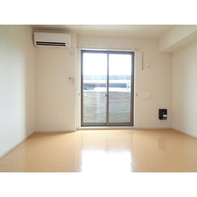 クレセント参番館 101【管理NO：1-020392501-01010】 ★家具家電は申し込み後に搬入します★の物件写真2