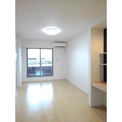 サンリット・Ｌ 201【管理NO：1-022672701-02010】 ★家具家電は申し込み後に搬入します★の物件写真2