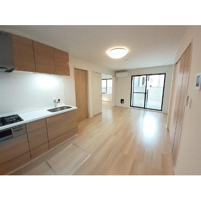 プラム江坂 101【管理NO：1-027220001-01010】 ★家具家電は申し込み後に搬入します★ ★2026年09月中旬入居可能★の物件写真2