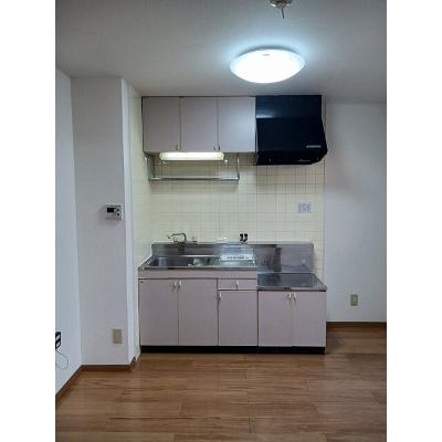 うぃすたりあⅠ 101【管理NO：1-006373901-01010】 ★家具家電は申し込み後に搬入します★の物件写真3