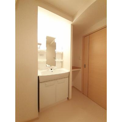 カリーノ・デフィー 102【管理NO：1-015900201-01020】 ★家具家電は申し込み後に搬入します★ ★2026年09月上旬入居可能★の物件写真6