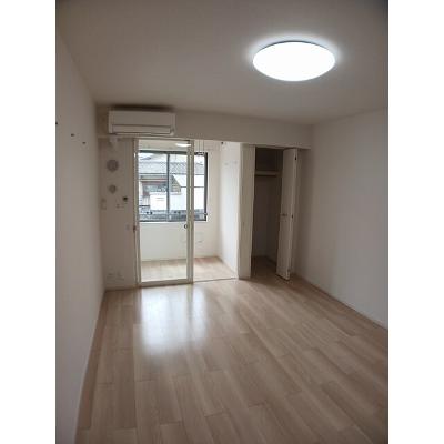 ル　クール　Ⅱ 102【管理NO：1-026346702-01020】 ★家具家電は申し込み後に搬入します★の物件写真2
