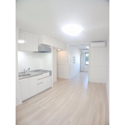 エアリー 102【管理NO：1-027693301-01020】 ★家具家電は申し込み後に搬入します★ ★2026年10月中旬入居可能★の物件写真2