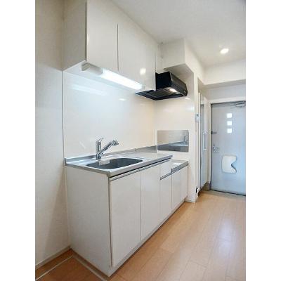 グラシアス 102【管理NO：1-020781801-01020】 ★家具家電は申し込み後に搬入します★ ★2026年09月中旬入居可能★の物件写真3