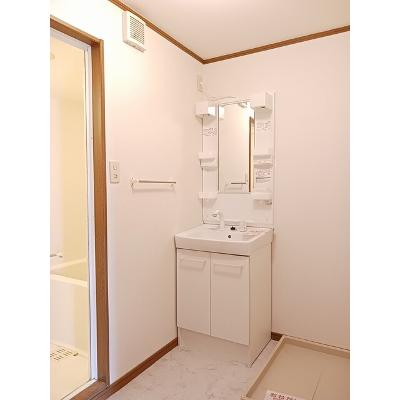 光シャトー 201【管理NO：1-010584401-02010】 ★家具家電は申し込み後に搬入します★の物件写真6