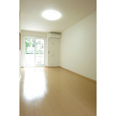 カーサプラシード 102【管理NO：1-016696501-01020】 ★家具家電は申し込み後に搬入します★ ★2026年11月上旬入居可能★の物件写真2