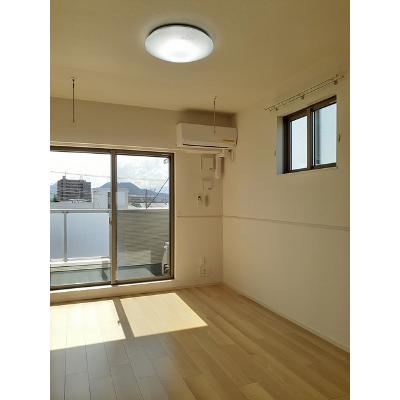 カノン 301【管理NO：1-025953401-03010】 ★家具家電は申し込み後に搬入します★ ★2026年10月中旬入居可能★の物件写真2