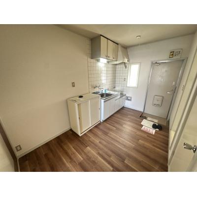 【駅徒歩4分♪】おのハイツ 203の物件写真3