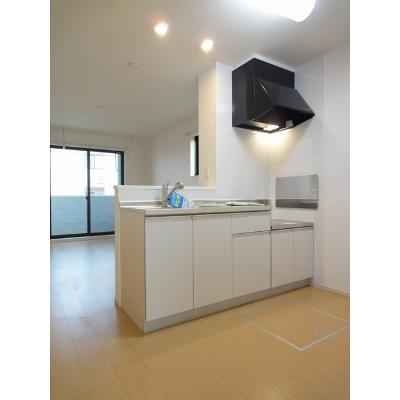 サンブリーゼ　Ⅵ 101【管理NO：1-020718401-01010】 ★家具家電は申し込み後に搬入します★の物件写真3
