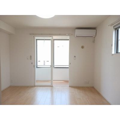 エストレーラ 102【管理NO：1-022085201-01020】 ★家具家電は申し込み後に搬入します★ ★2026年09月上旬入居可能★の物件写真2