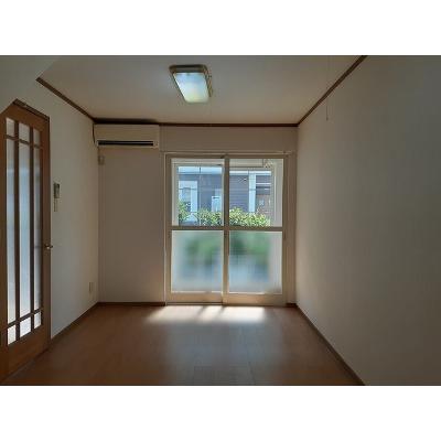 グッディ・ツー 102【管理NO：1-009701402-01020】 ★家具家電は申し込み後に搬入します★の物件写真2
