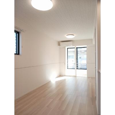 サウザンドロード 106【管理NO：1-027354901-01050】 ★家具家電は申し込み後に搬入します★ ★2026年09月下旬入居可能★の物件写真2