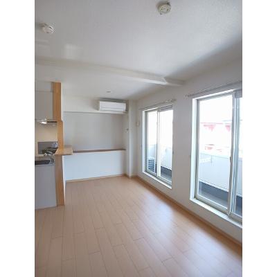 ブライトハウスⅡ 203【管理NO：1-016063801-02030】 ★家具家電は申し込み後に搬入します★の物件写真2