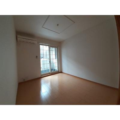 サンリットベルＢ 101【管理NO：1-014965202-01010】 ★家具家電は申し込み後に搬入します★ ★2026年10月上旬入居可能★の物件写真2