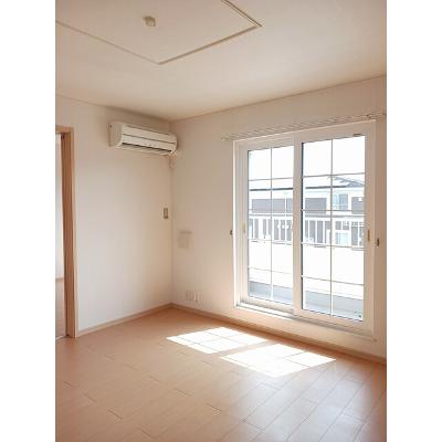 サニースクエアＡ 201【管理NO：1-015822401-02010】 ★家具家電は申し込み後に搬入します★ ★2026年09月下旬入居可能★の物件写真2
