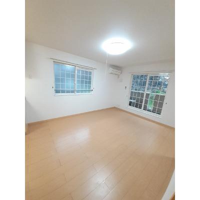 カレント 203【管理NO：1-016179901-02030】 ★家具家電は申し込み後に搬入します★ ★2026年10月上旬入居可能★の物件写真2