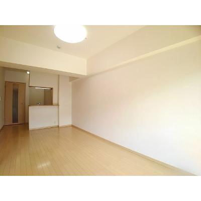 フォレスタ春日 203【管理NO：1-017842701-02030】 ★家具家電は申し込み後に搬入します★ ★2026年09月上旬入居可能★の物件写真2