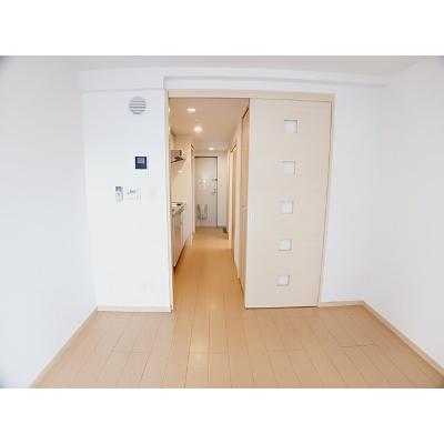アウローラ 401【管理NO：1-016462201-04010】 ★家具家電は申し込み後に搬入します★ ★2026年10月上旬入居可能★の物件写真2