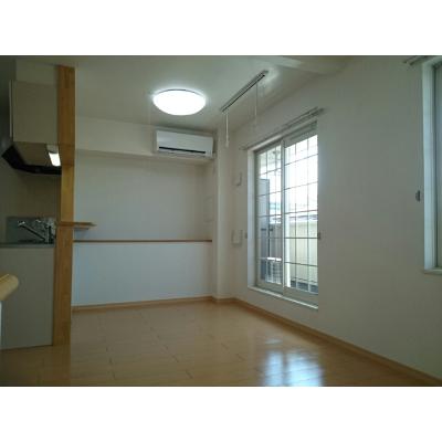イズムユウ・Ｄ 203【管理NO：1-016358901-02030】 ★家具家電は申し込み後に搬入します★の物件写真2
