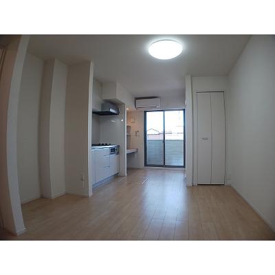 アイリス 103【管理NO：1-024031701-01030】 ★家具家電は申し込み後に搬入します★の物件写真2