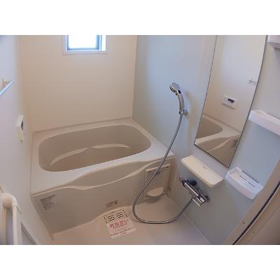 アイリス 103【管理NO：1-024031701-01030】 ★家具家電は申し込み後に搬入します★の物件写真4