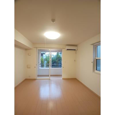 星六もみじ 104【管理NO：1-016405202-01040】 ★家具家電は申し込み後に搬入します★の物件写真2
