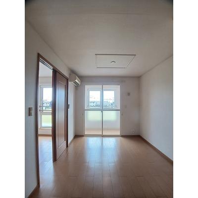 ローズガーデン 202【管理NO：1-014939301-02020】 ★家具家電は申し込み後に搬入します★の物件写真2